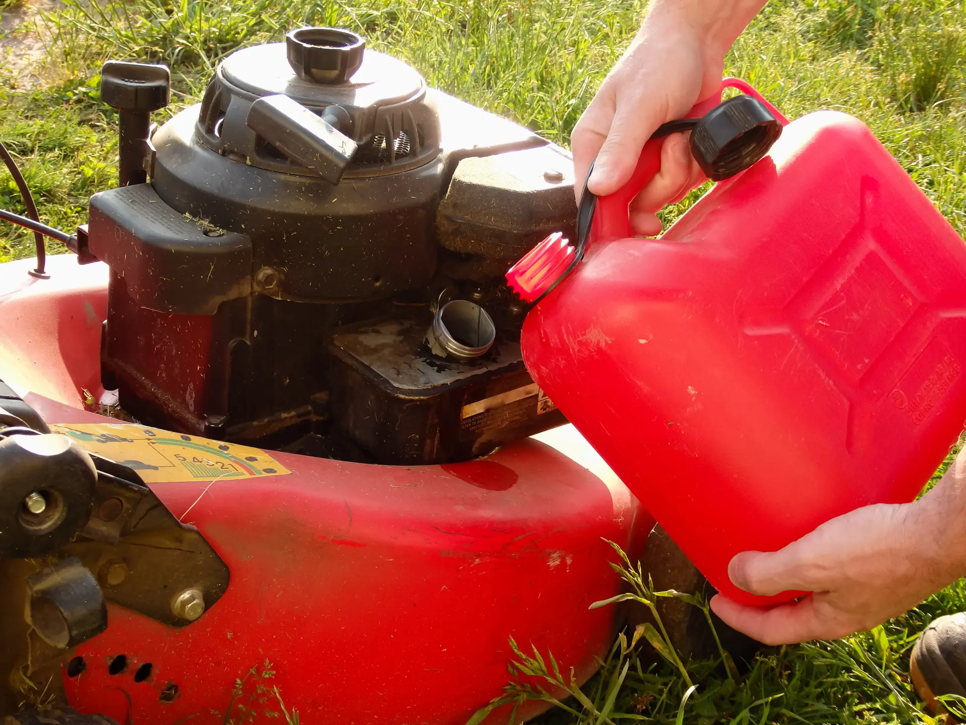 Top Tips to Keep Your Lawnmower Running Smoothly
